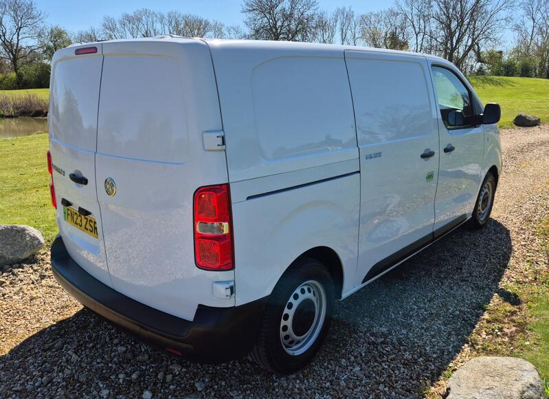 VAUXHALL VIVARO