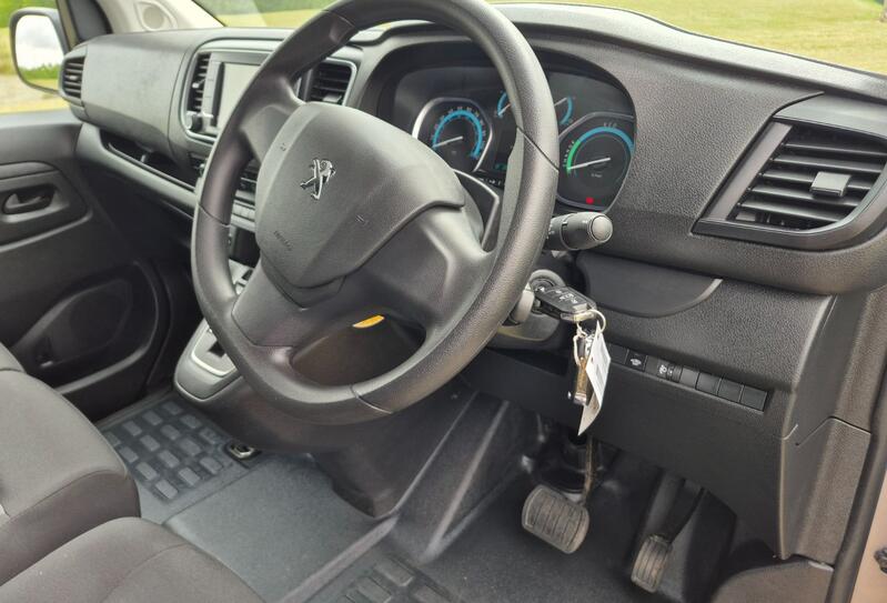 PEUGEOT EXPERT