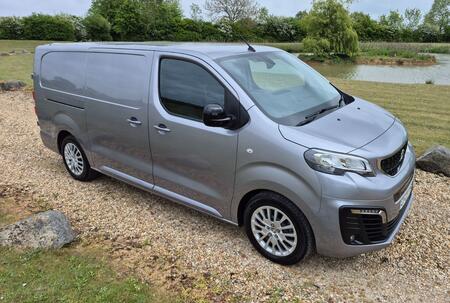 PEUGEOT EXPERT e 1000 75kWh Asphalt Premium +