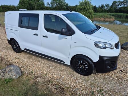 PEUGEOT EXPERT e 1200 75kWh Professional