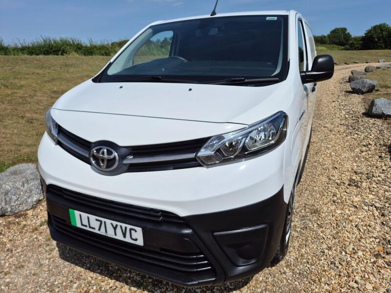 TOYOTA PROACE