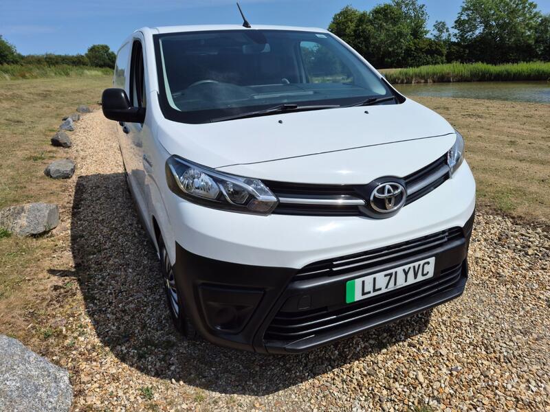 TOYOTA PROACE