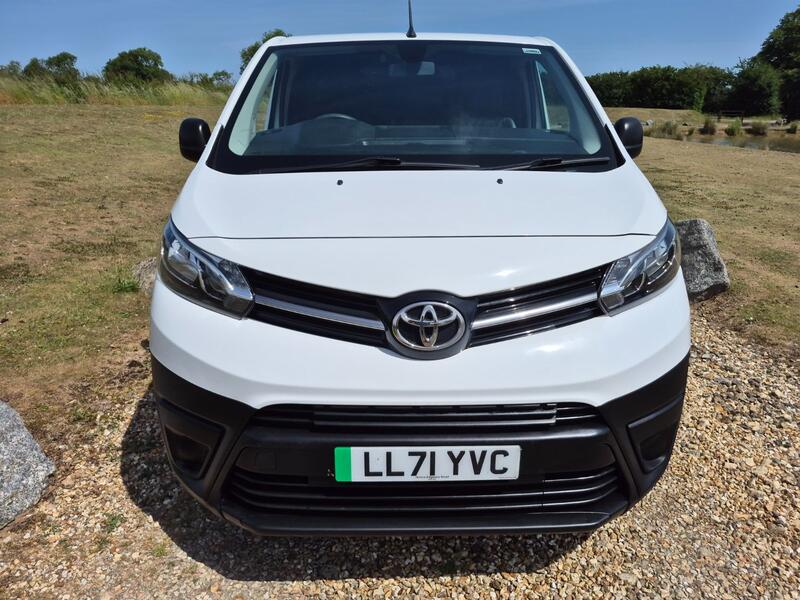 TOYOTA PROACE
