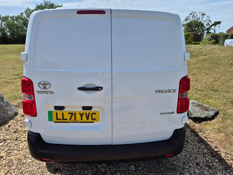 TOYOTA PROACE
