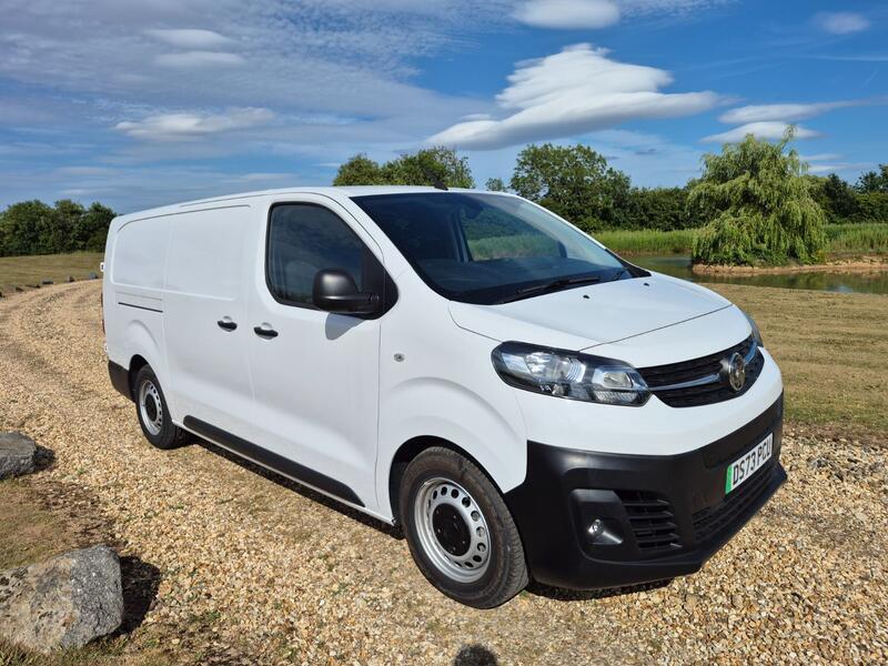 VAUXHALL VIVARO