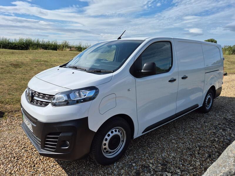 VAUXHALL VIVARO