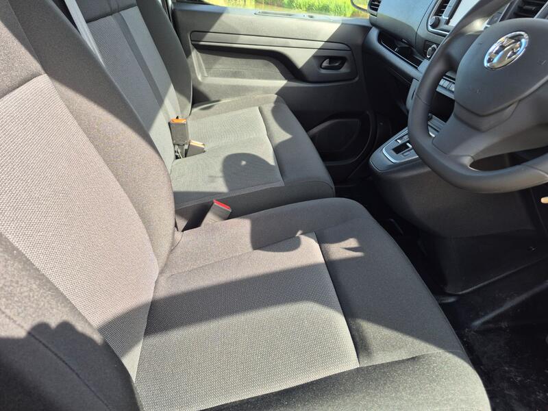 VAUXHALL VIVARO