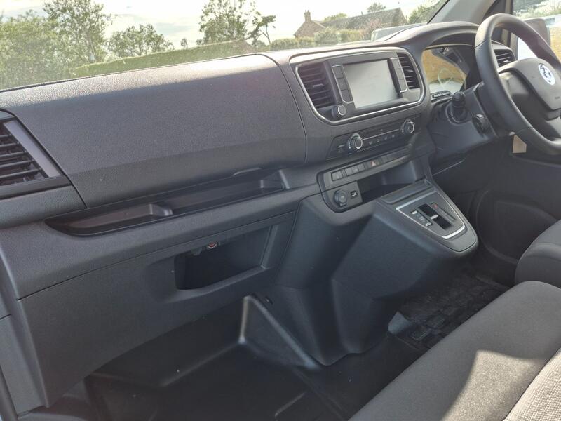 VAUXHALL VIVARO