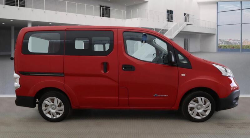 NISSAN NV200