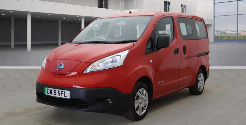 NISSAN NV200