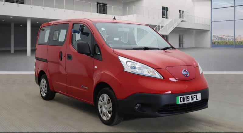 NISSAN NV200