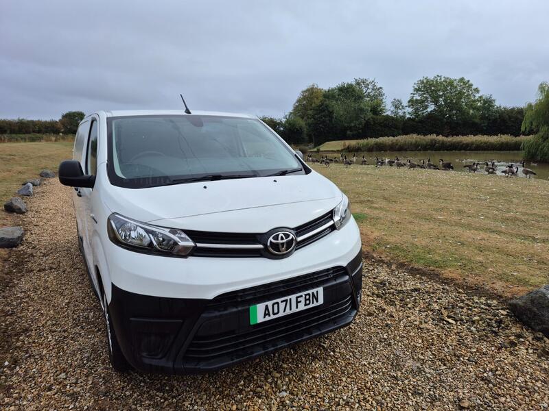 TOYOTA PROACE
