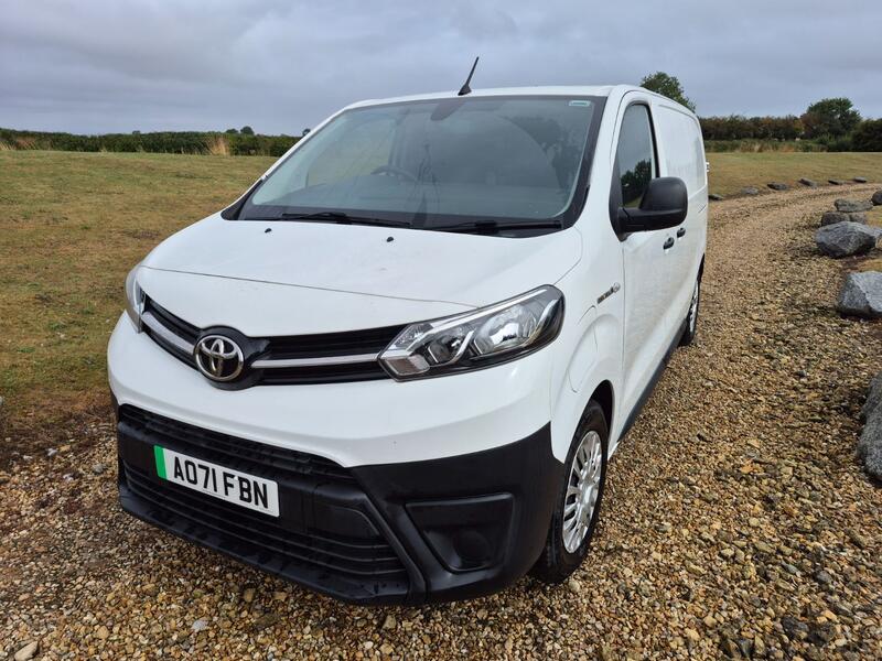 TOYOTA PROACE