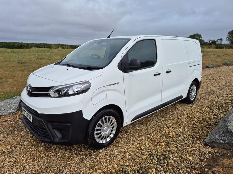 TOYOTA PROACE
