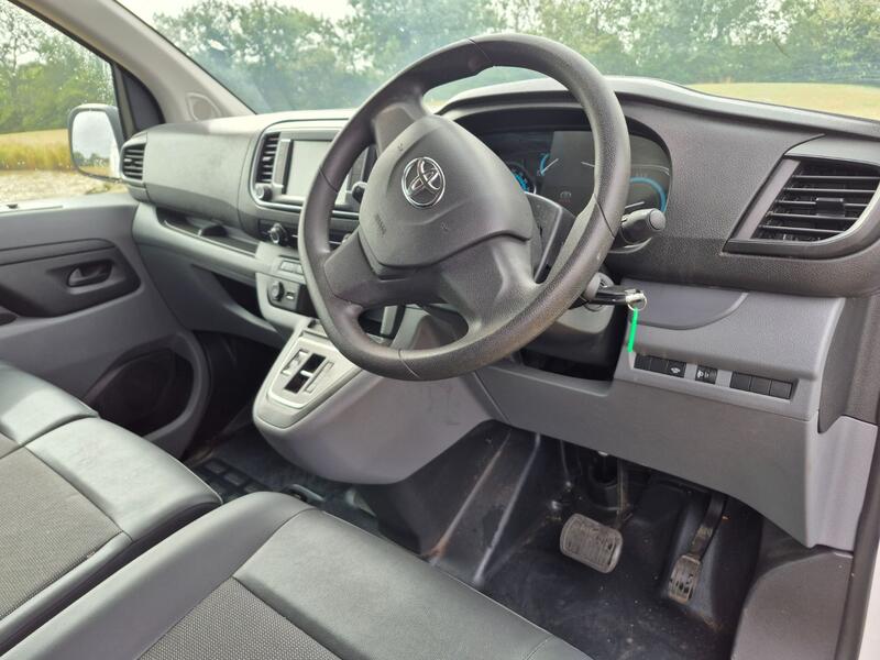 TOYOTA PROACE