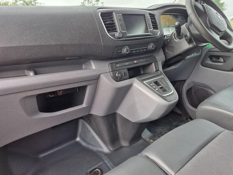 TOYOTA PROACE