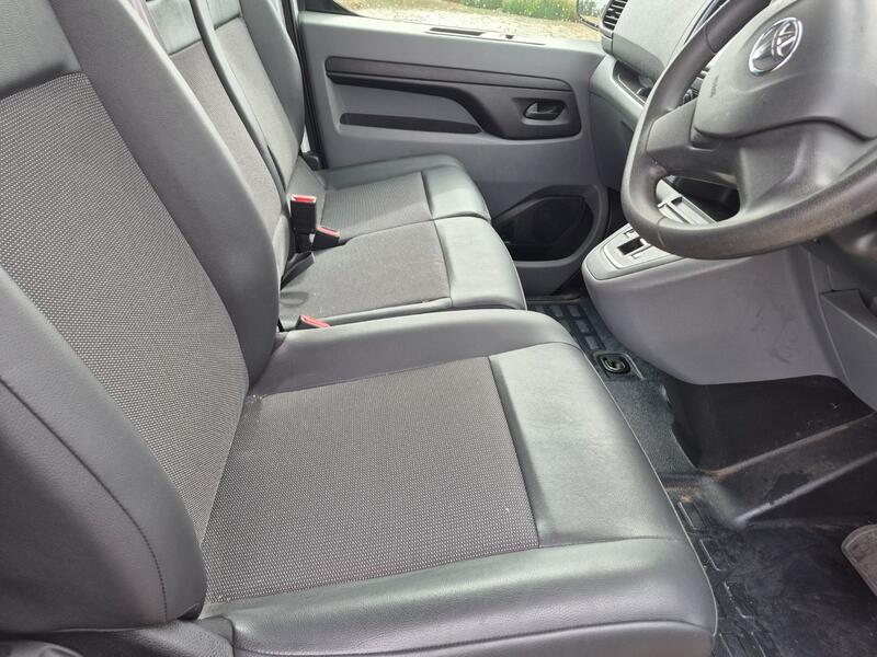TOYOTA PROACE