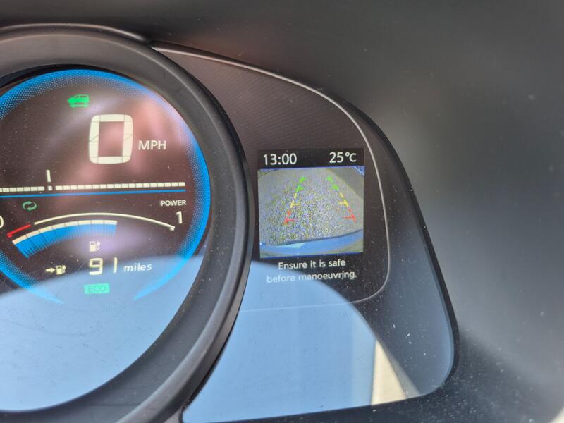 NISSAN E-NV200